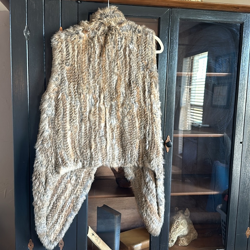 Fur vest - Picture 2 of 2